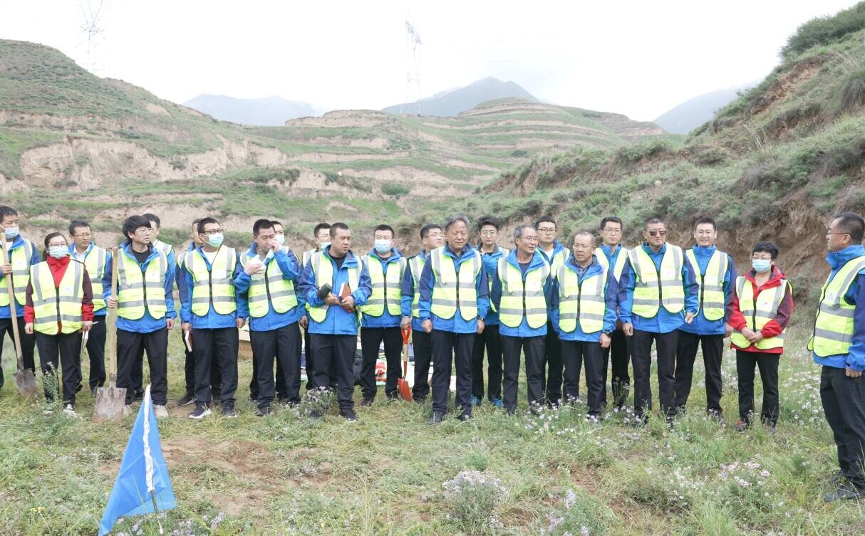 1 昌佳汇智“三普”土壤调查取样领导小组组长,公司总经理裴子凌做实操演练动员